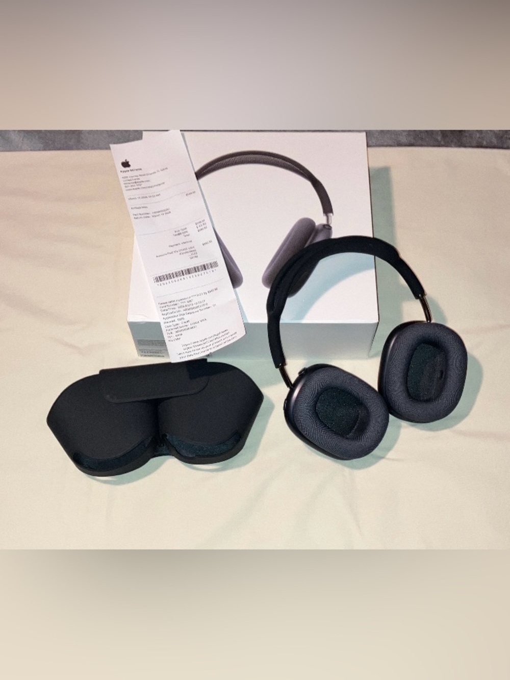 Apple AirPods Max wireless Bluetooth  Headphones - Black